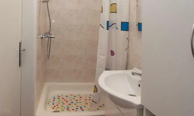 Karla Apartment Split